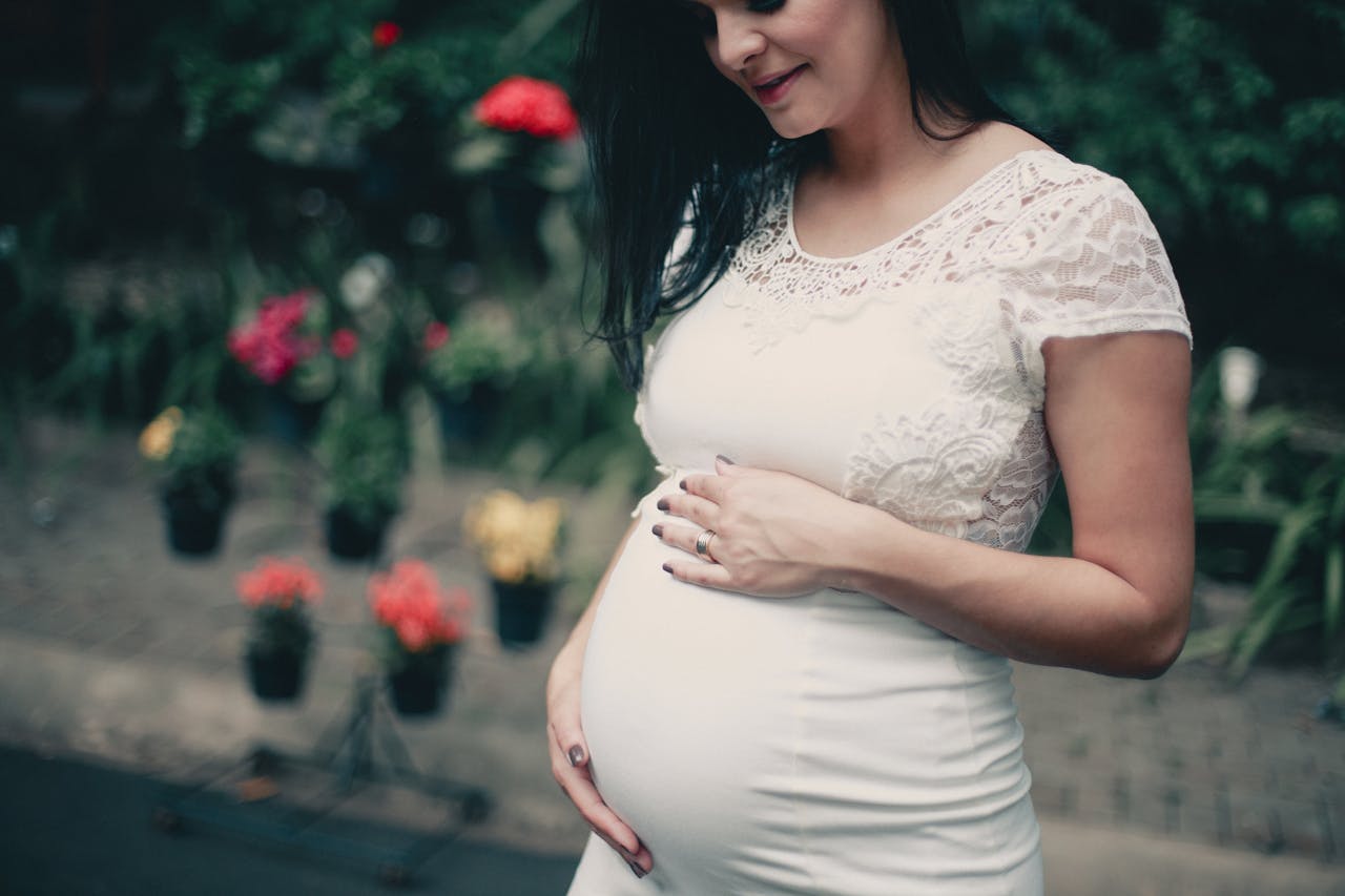 Best Pregnancy-Safe Brightening Products in India (2026 Review)