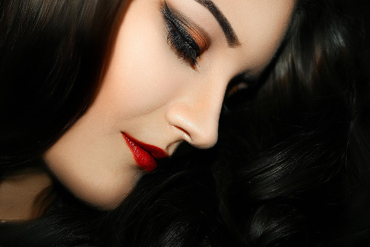 Dark Lips & Lip Pigmentation: Causes, Treatments & What Really Works (2025 Guide)