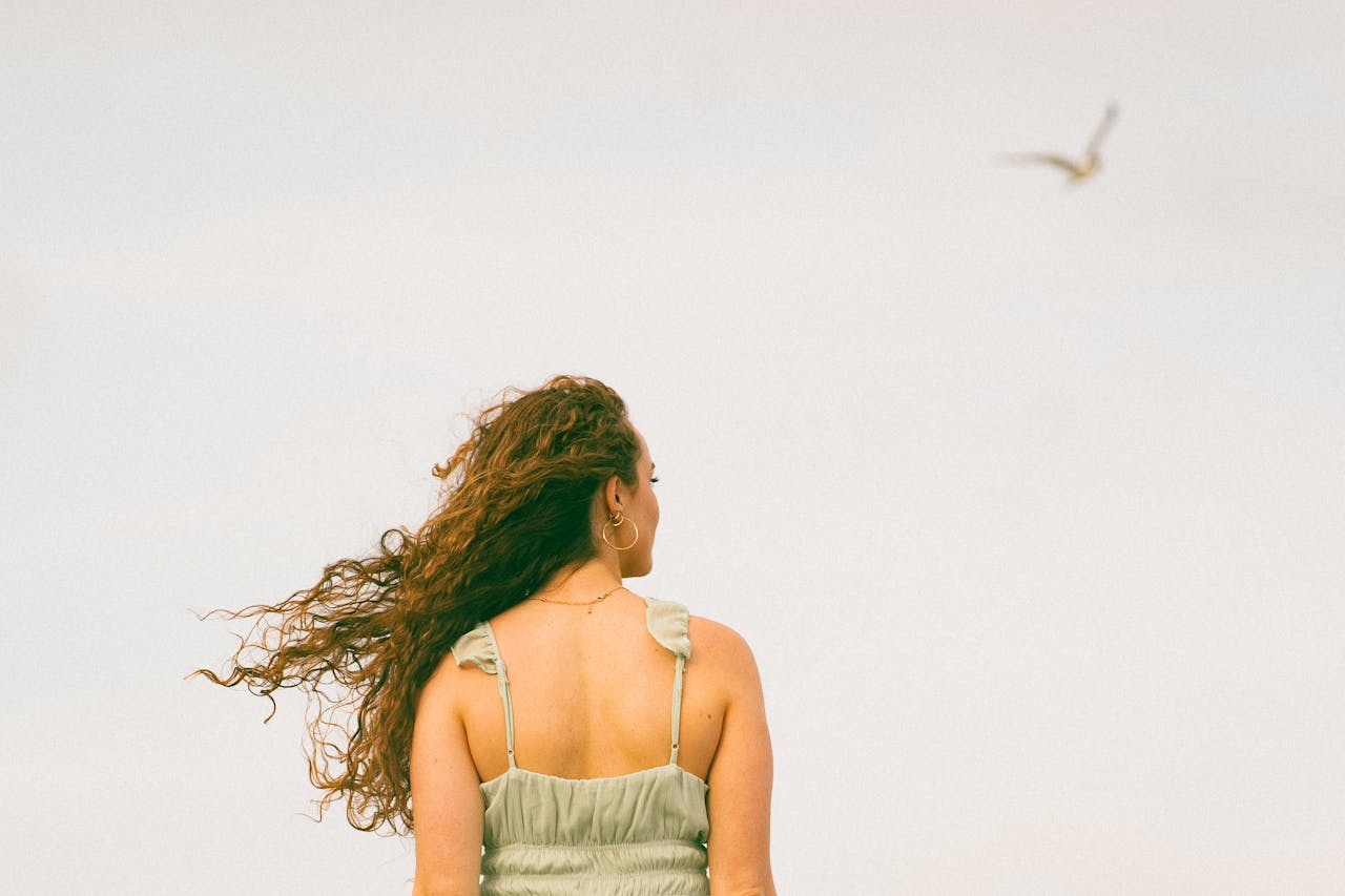 Does Working Out Cause Back Acne? Here’s How to Keep Skin Clear After the Gym (2025 Guide)