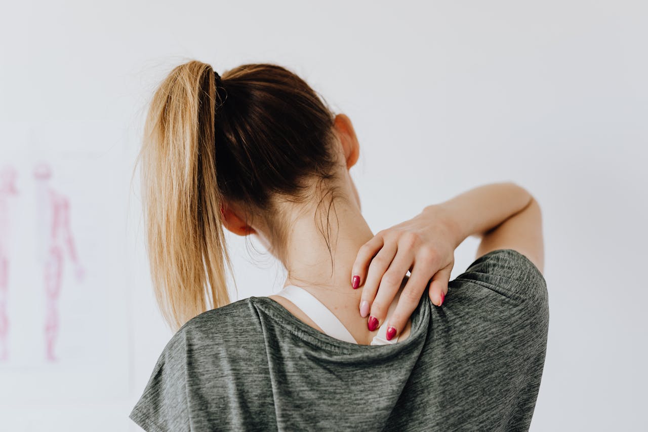 Is Epsom Salt Good for Back Acne and Sweat Pimples? (Dermatologist-Backed Guide)