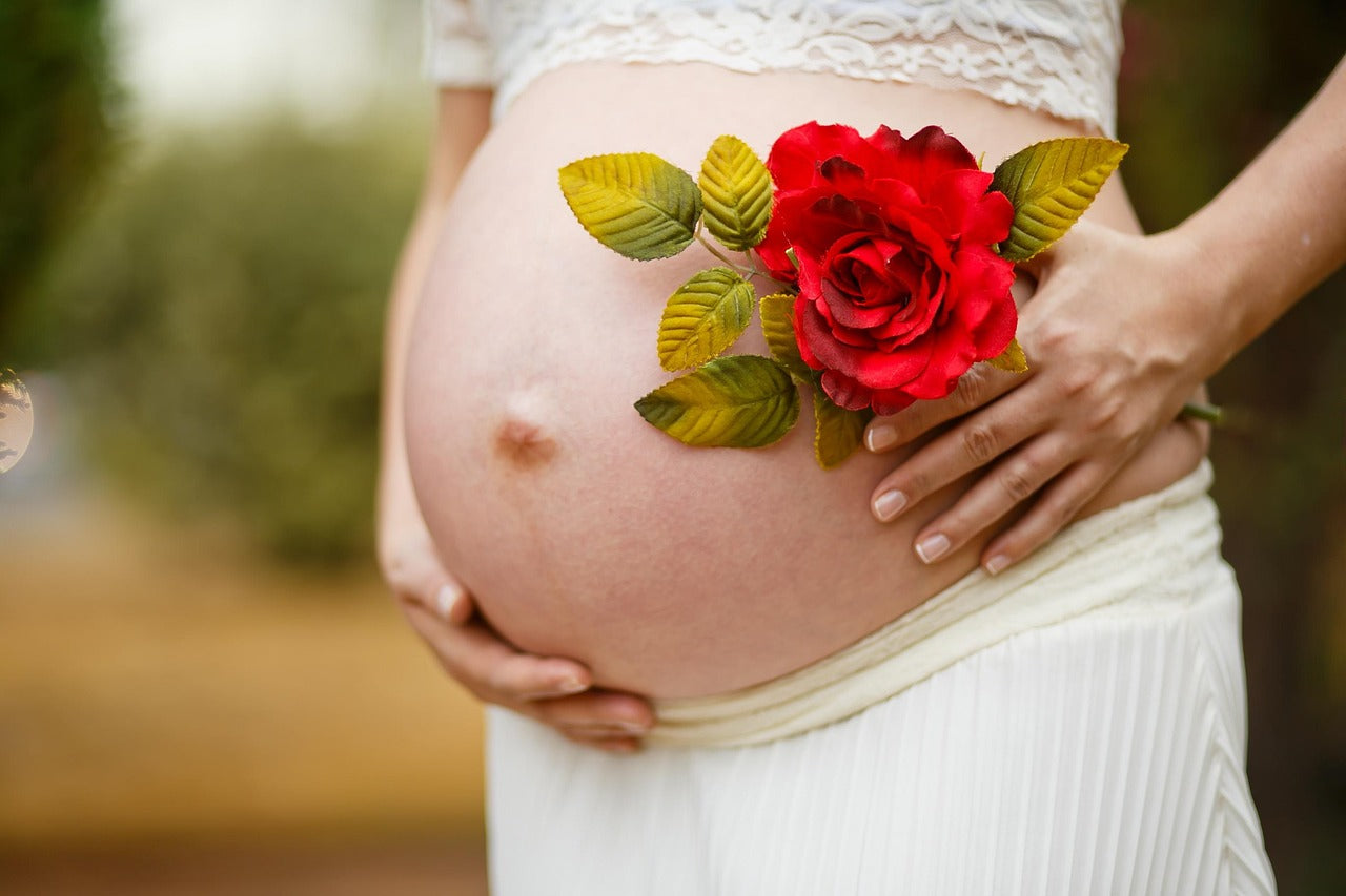 Why Retinol Shouldn’t Be in Stretch Mark Oils | Pregnancy-Safe Skincare India